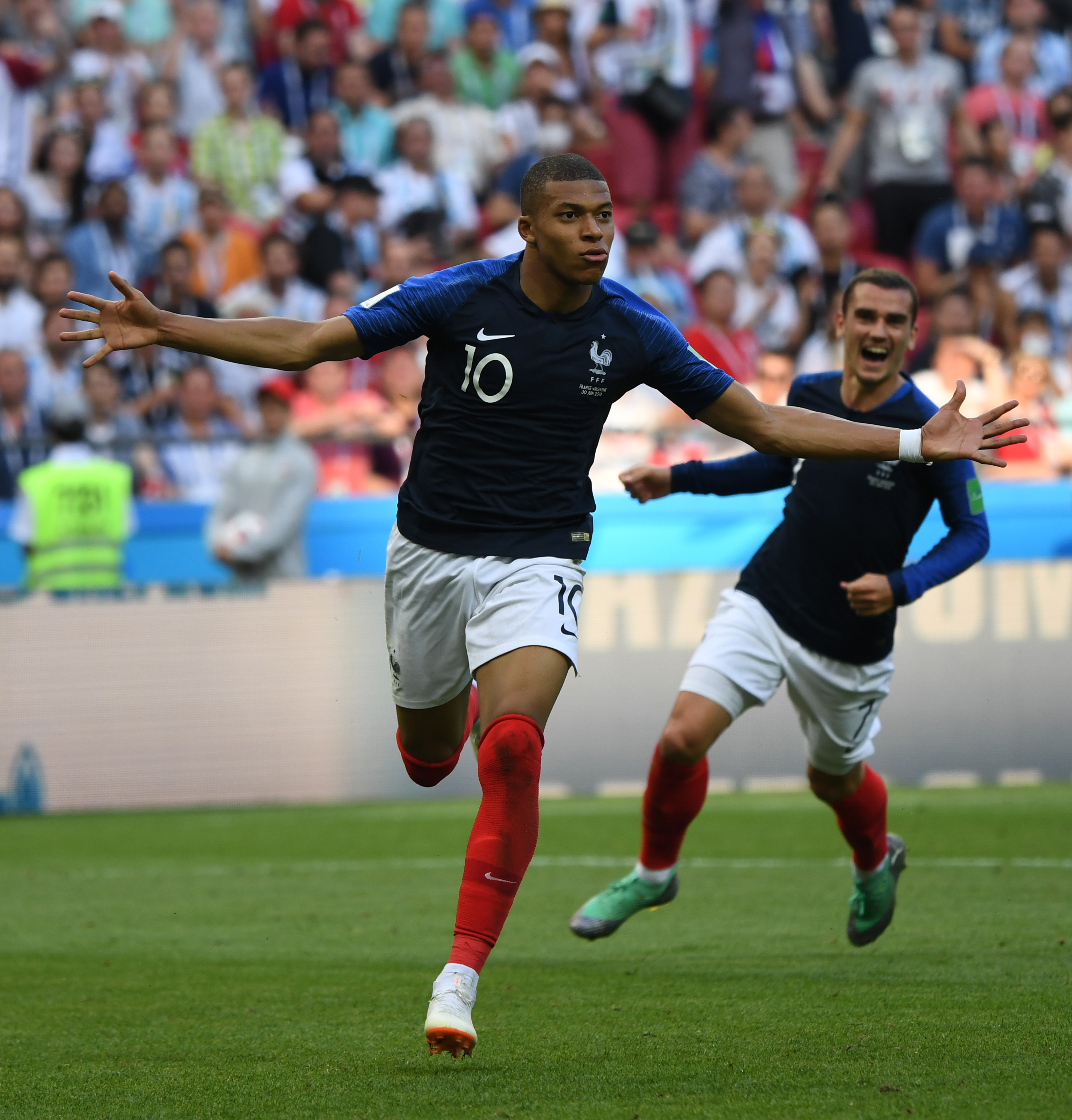 迈阿密3-1温哥华成功夺冠！梅西击败苦主穆勒，收获生涯第47冠