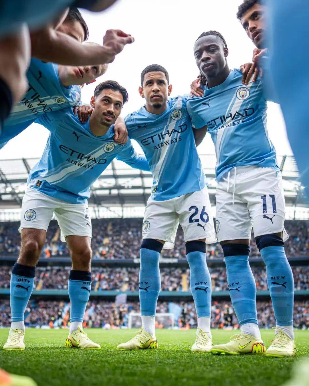 本赛季至今五大联赛成功过人榜：亚马尔69次居首，库杜斯第二（本季五大联赛成功过人榜：亚马尔69次高居榜首，库杜斯排名第二）