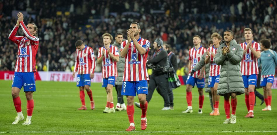 一场5-3逆转，让巴萨甩开2大争冠对手！创造历史：加冕西甲第3队（5-3翻盘之夜，巴萨甩开两大争冠劲敌！载入史册：加冕西甲第三队）