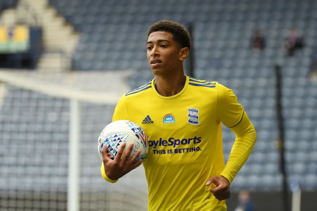 差距！北爱尔兰与卢森堡历史交锋8次，前者仅12年前输过1次（悬殊！北爱尔兰对卢森堡8战仅负一场，且已是12年前）