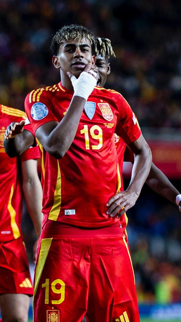 迪卡尼奥：国米仍是意甲综合实力最强；罗马买个好前锋能争冠（迪卡尼奥：国米综合实力仍居意甲之首；罗马若引进强力前锋也能冲冠）