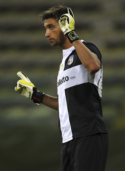 不看好邵佳一执教国足❗详细介绍邵佳一履历❗（邵佳一执教国足前景存疑：生涯履历详解）