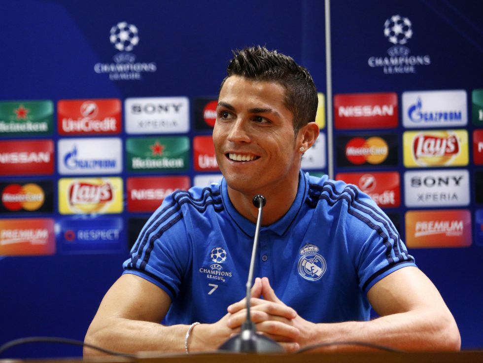 小众抽象比赛！里尔4-3欧塞尔一役出现4红1点1乌龙，下半场6球（疯狂神剧本：里尔4-3欧塞尔，4红牌+1点球+1乌龙，下半场轰入6球）