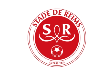 中超赛场争议判罚：VAR判罚引发热议,（中超再起争议：VAR判决掀起热议）